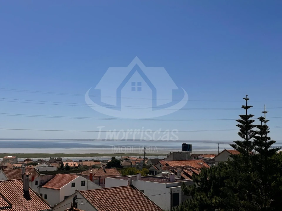 Moradia T4 para Venda em Santa Iria de Azoia, São João da Talha e Bobadela Foto 27