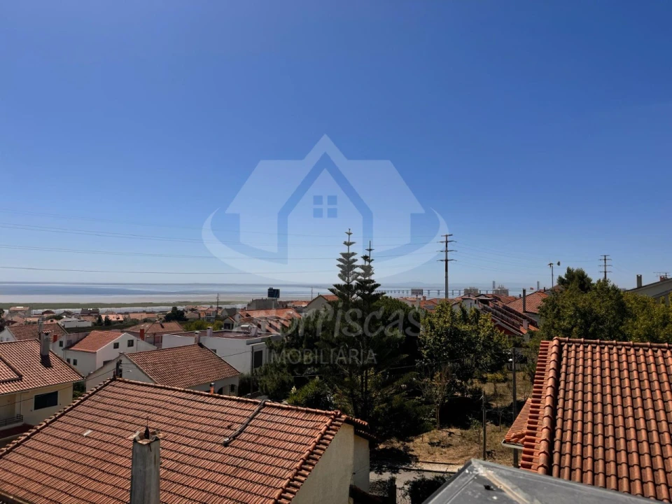 Moradia T4 para Venda em Santa Iria de Azoia, São João da Talha e Bobadela Foto 31