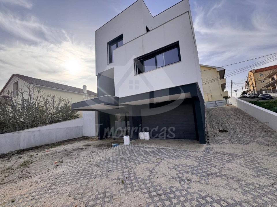 Moradia T4 para Venda em Santa Iria de Azoia, São João da Talha e Bobadela Foto 4