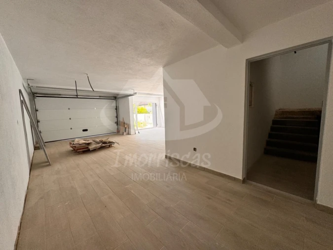Moradia T4 para Venda em Santa Iria de Azoia, São João da Talha e Bobadela Foto 8