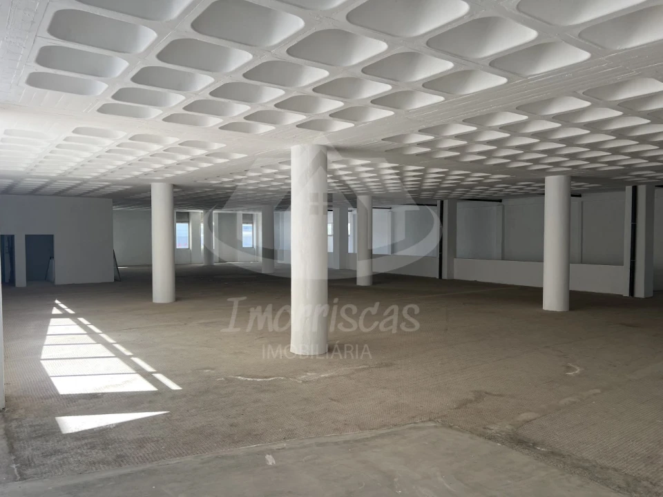 Armazém para Venda em Sacavém e Prior Velho Foto 6