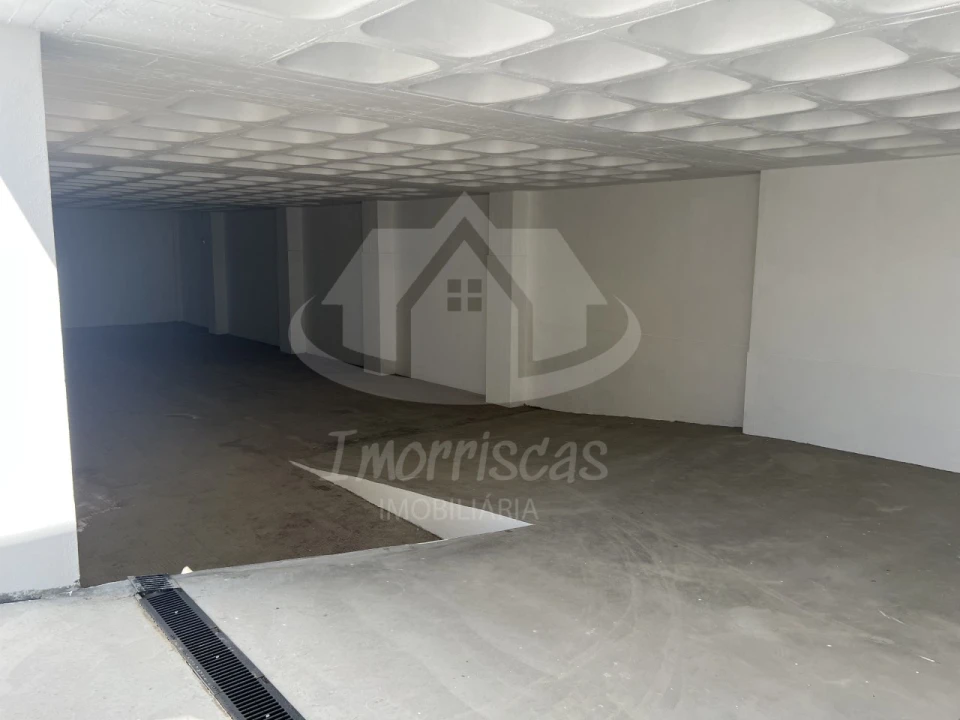 Armazém para Venda em Sacavém e Prior Velho Foto 12