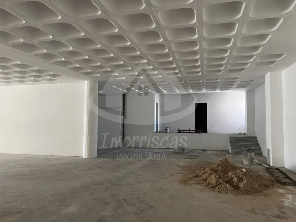 Armazém para Venda em Sacavém e Prior Velho Foto 15