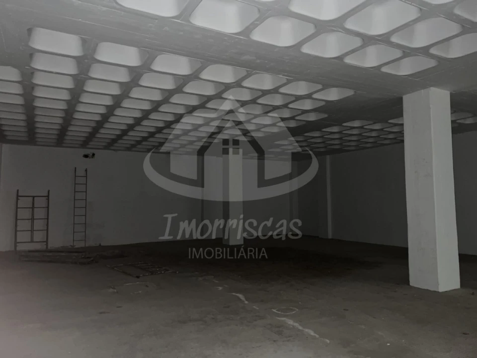 Armazém para Venda em Sacavém e Prior Velho Foto 20