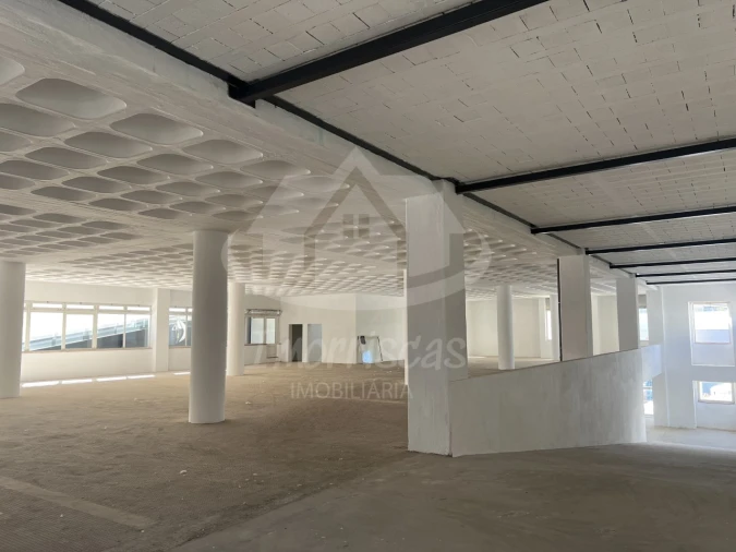 Armazém para Venda em Sacavém e Prior Velho Foto 8