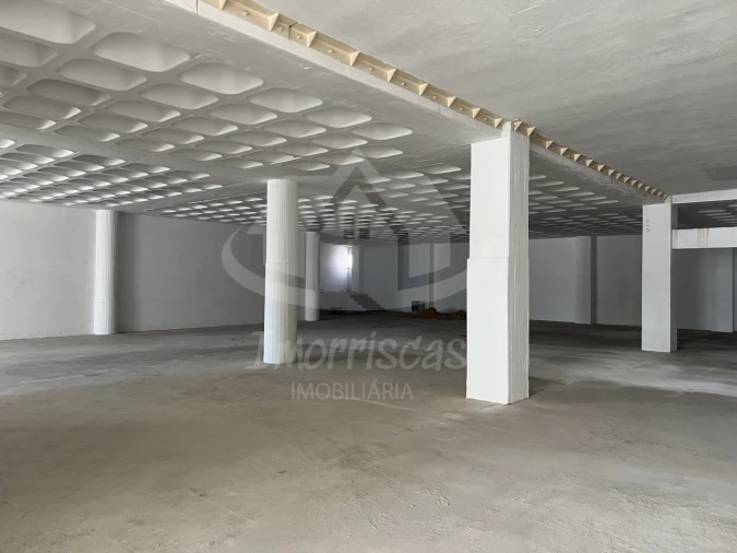 Armazém para Venda em Sacavém e Prior Velho Foto 10