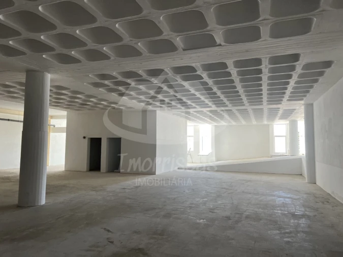 Armazém para Venda em Sacavém e Prior Velho Foto 14