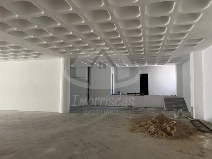 Armazém para Venda em Sacavém e Prior Velho Foto 15