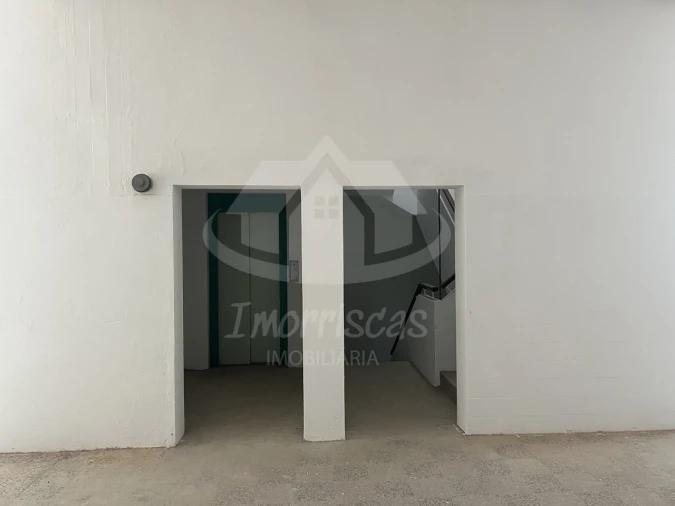 Armazém para Venda em Sacavém e Prior Velho Foto 22