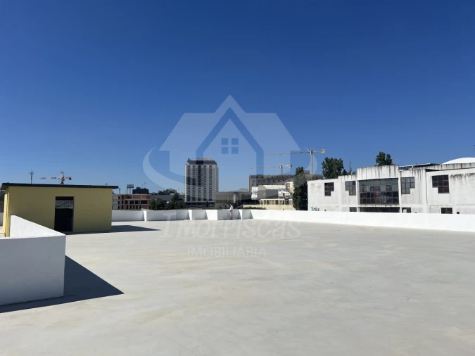 Armazém para Venda em Sacavém e Prior Velho Foto 28