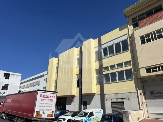 Armazém para Venda em Sacavém e Prior Velho Foto 2