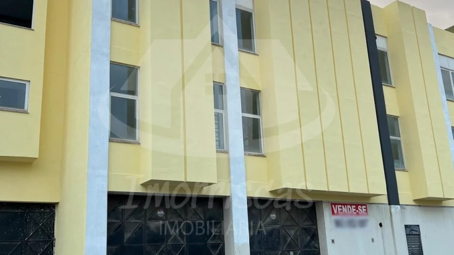 Armazém para Venda em Sacavém e Prior Velho