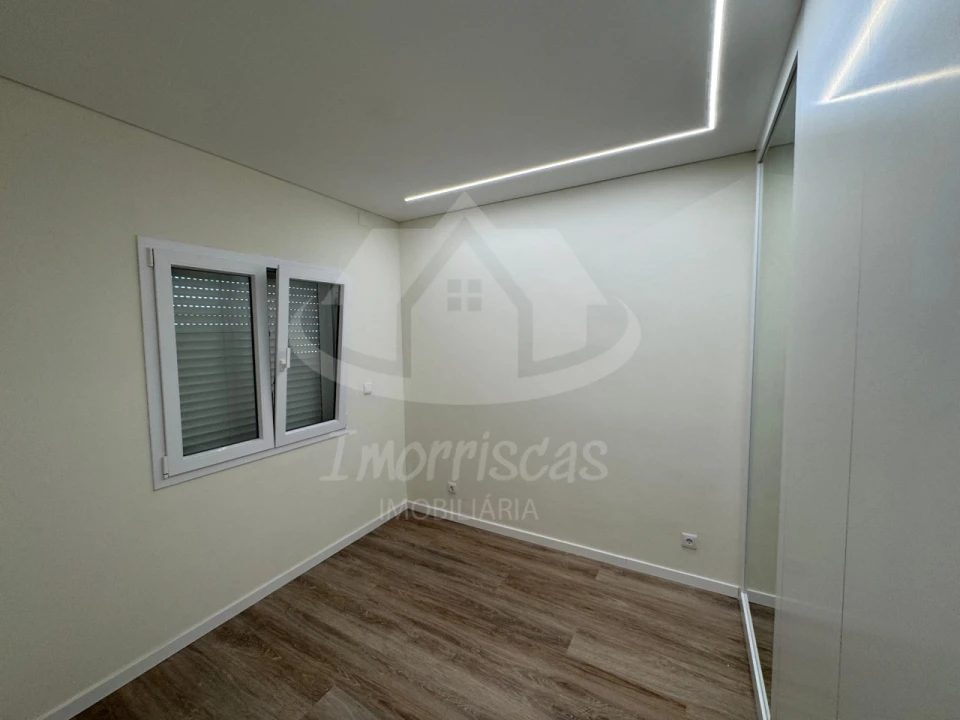 Moradia T2 para Venda em Santa Iria de Azoia, São João da Talha e Bobadela Foto 17