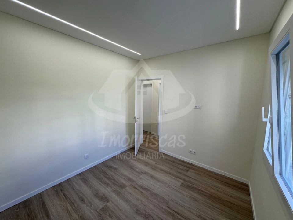 Moradia T2 para Venda em Santa Iria de Azoia, São João da Talha e Bobadela Foto 25