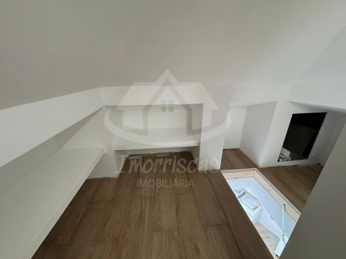 Moradia T2 para Venda em Santa Iria de Azoia, São João da Talha e Bobadela Foto 31