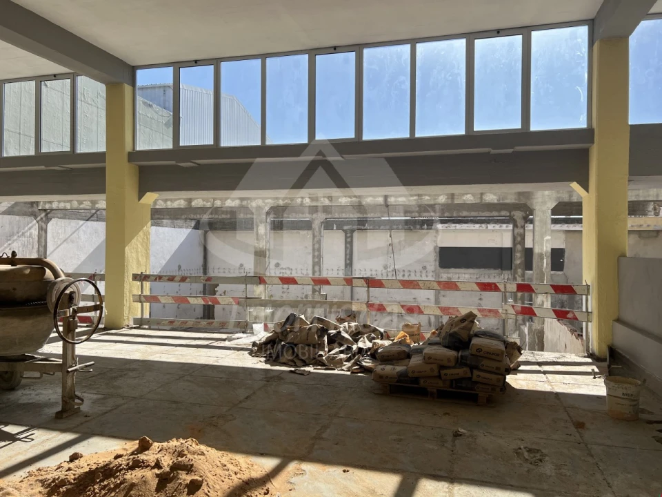 Armazém para Venda em Sacavém e Prior Velho Foto 5