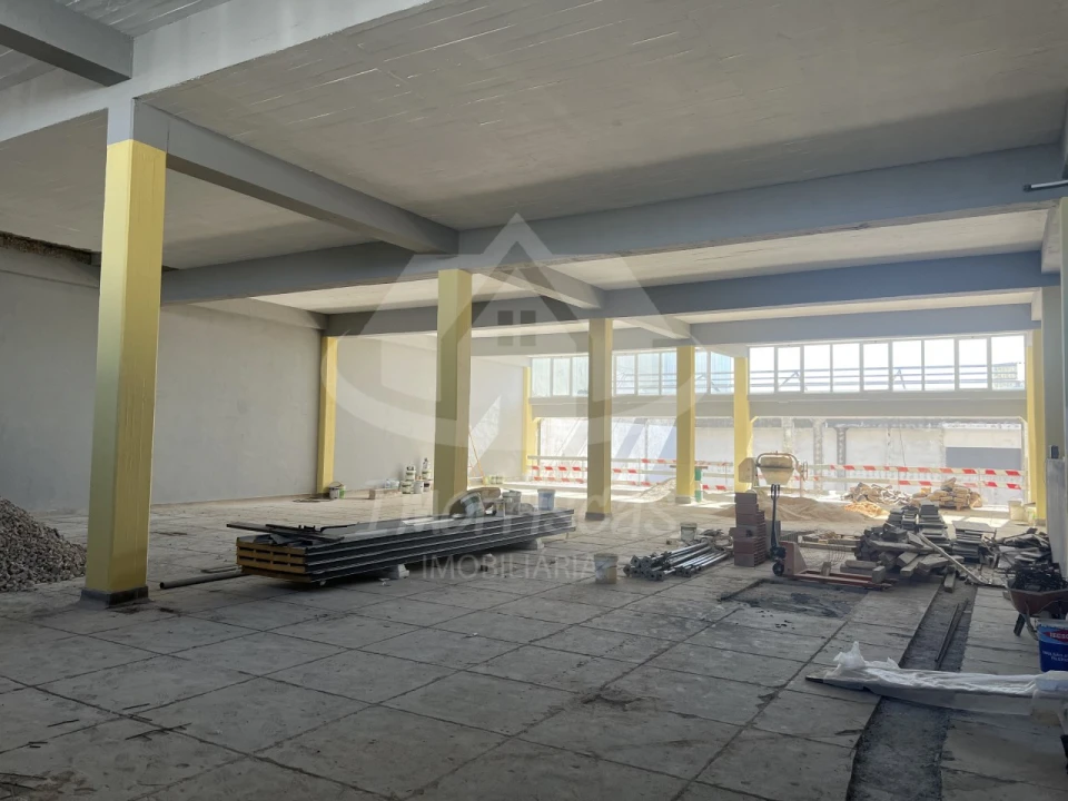 Armazém para Venda em Sacavém e Prior Velho Foto 6