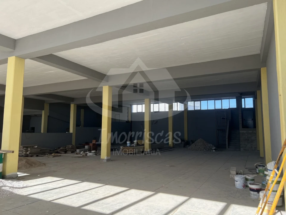 Armazém para Venda em Sacavém e Prior Velho Foto 11