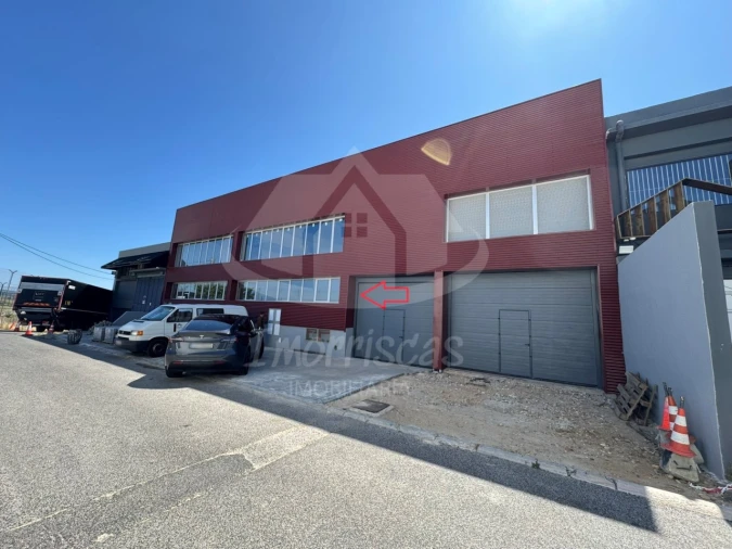 Armazém para Venda em Sacavém e Prior Velho Foto 3