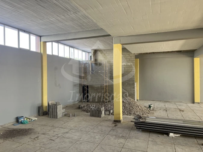 Armazém para Venda em Sacavém e Prior Velho Foto 8