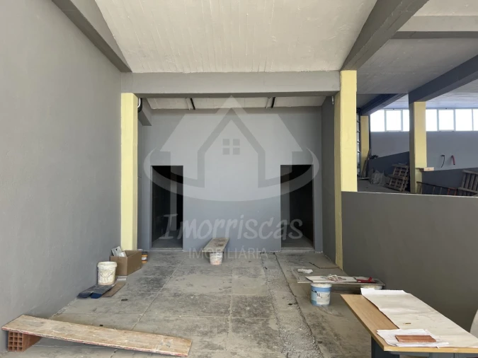 Armazém para Venda em Sacavém e Prior Velho Foto 10