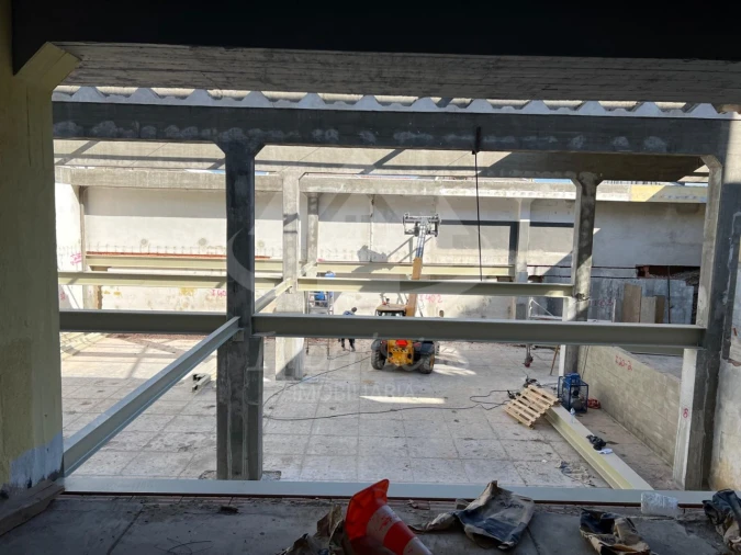 Armazém para Venda em Sacavém e Prior Velho Foto 12