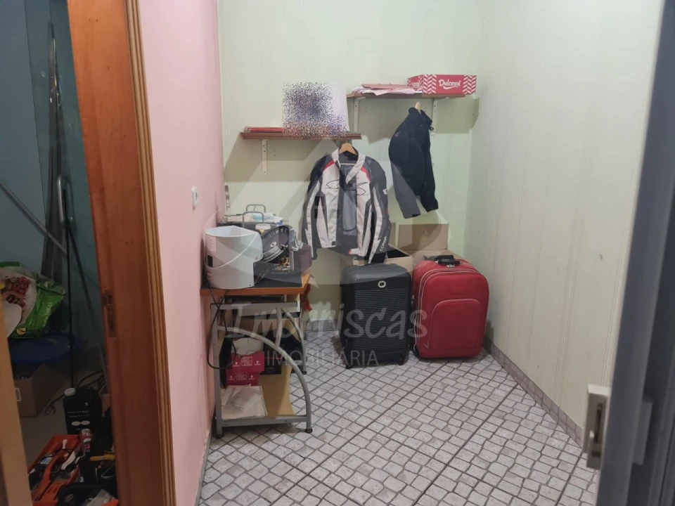Loja para Cedência de Quotas em Póvoa de Santa Iria e Forte da Casa Foto 7