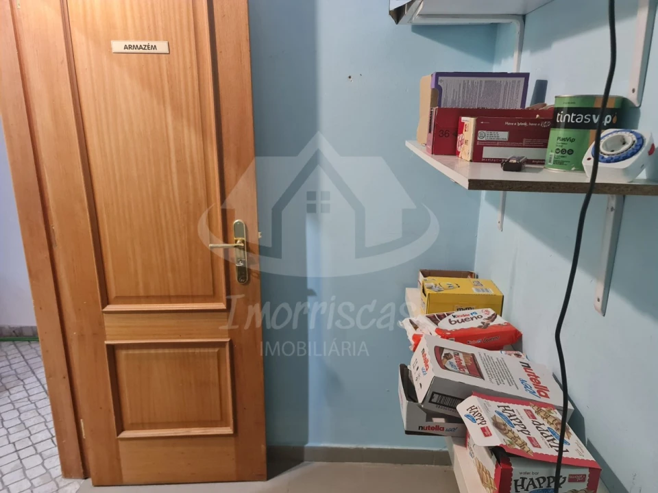 Loja para Cedência de Quotas em Póvoa de Santa Iria e Forte da Casa Foto 10
