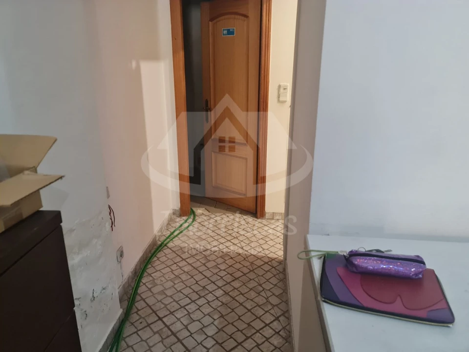 Loja para Cedência de Quotas em Póvoa de Santa Iria e Forte da Casa Foto 11