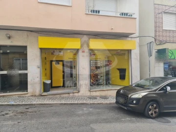 Loja para Cedência de Quotas em Póvoa de Santa Iria e Forte da Casa