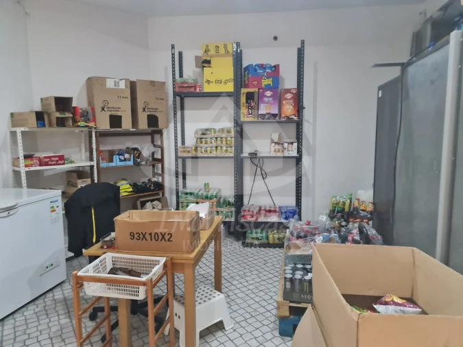 Loja para Cedência de Quotas em Póvoa de Santa Iria e Forte da Casa Foto 4