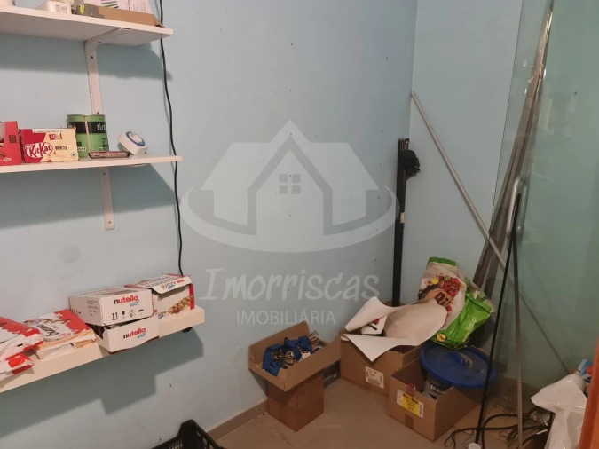 Loja para Cedência de Quotas em Póvoa de Santa Iria e Forte da Casa Foto 8