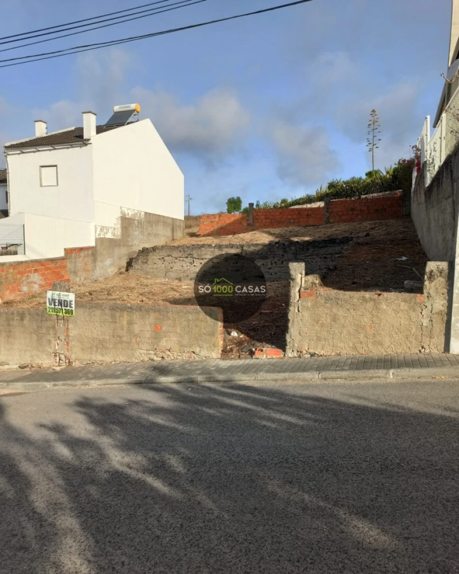 Terreno para Venda em Loures Foto 3