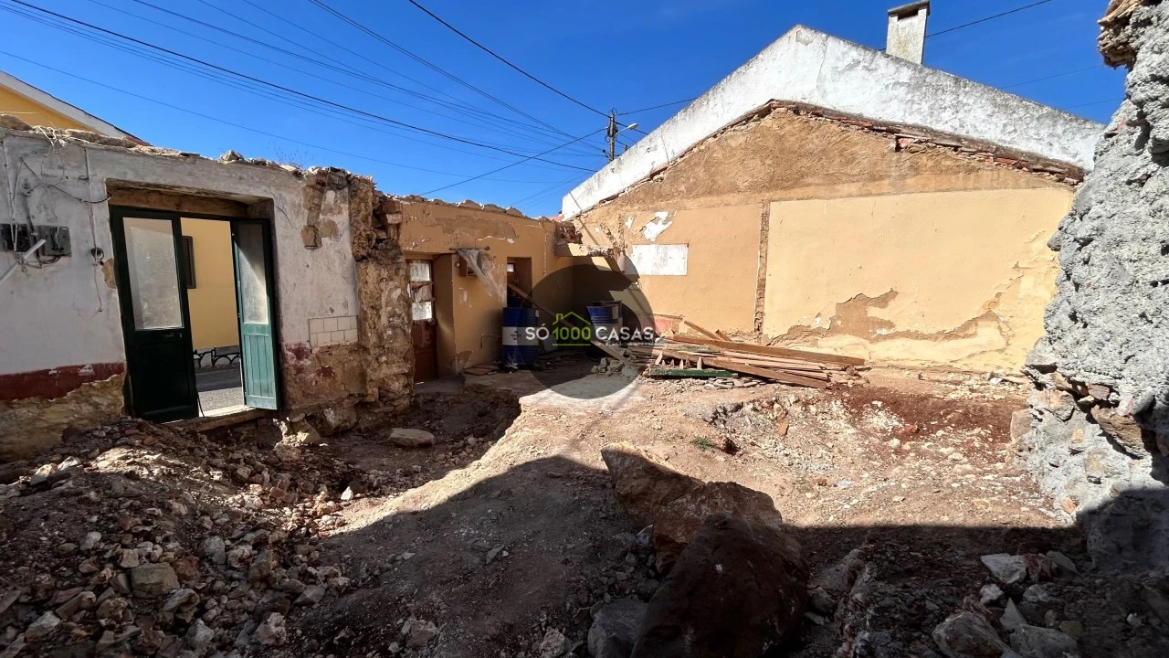 Moradia T2 para Venda em Fanhões Foto 9