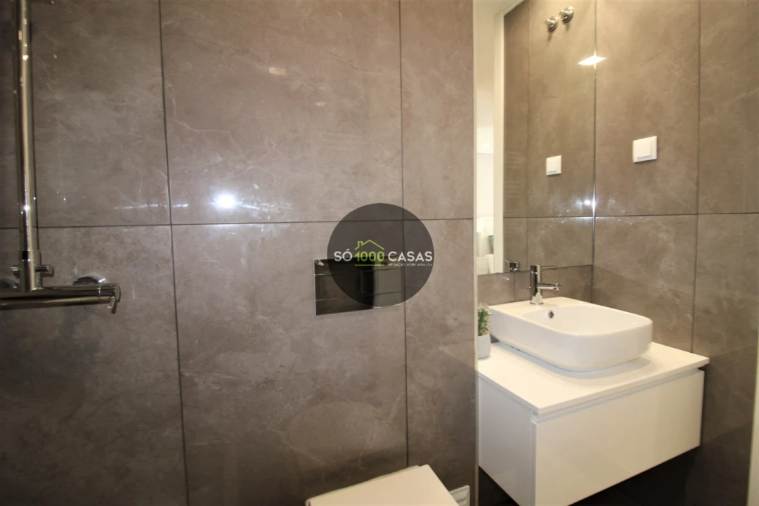 Apartamento T4 para Venda em Águas Livres Foto 51