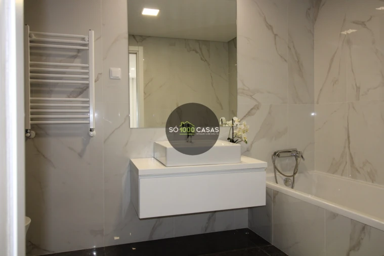 Apartamento T4 para Venda em Águas Livres Foto 43