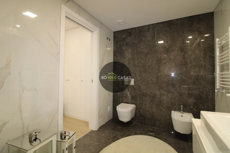 Apartamento T3 para Venda em Águas Livres Foto 46