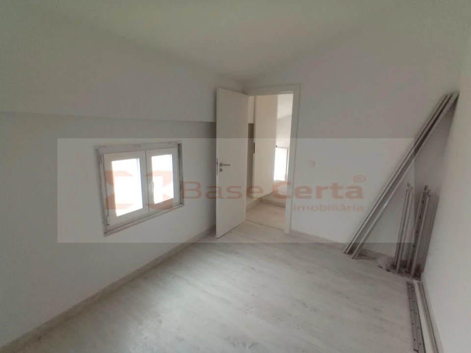 Moradia T9 para Venda em Ajuda Foto 20