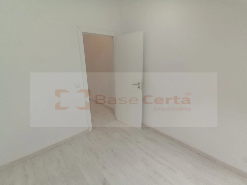 Moradia T9 para Venda em Ajuda Foto 21