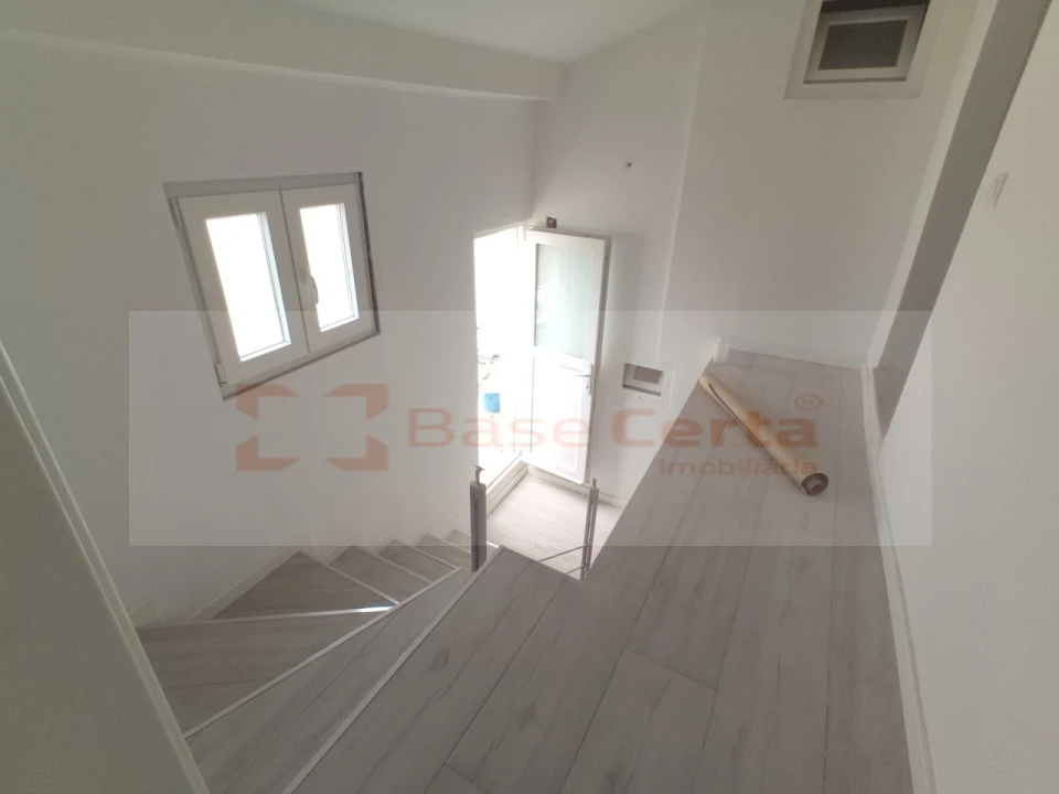 Moradia T9 para Venda em Ajuda Foto 24