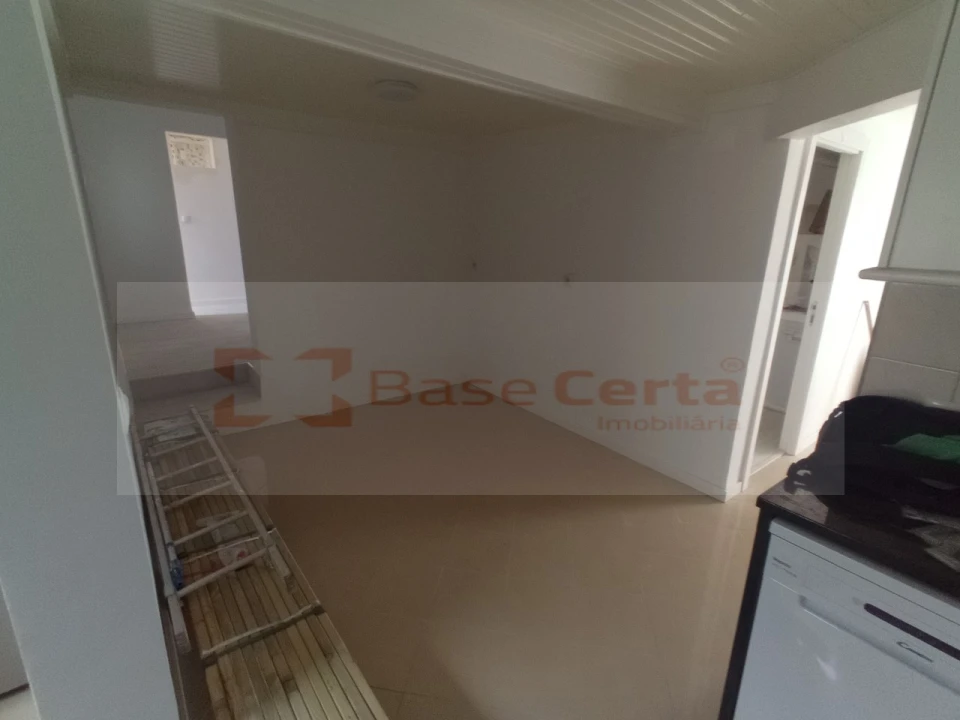 Moradia T9 para Venda em Ajuda Foto 25