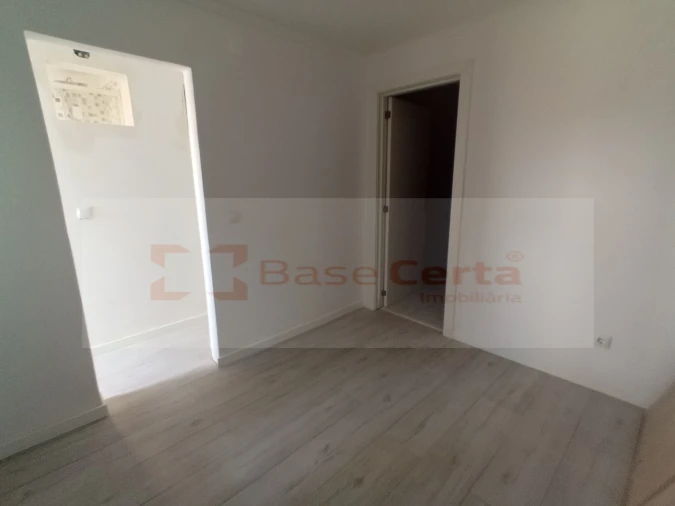 Moradia T9 para Venda em Ajuda Foto 9