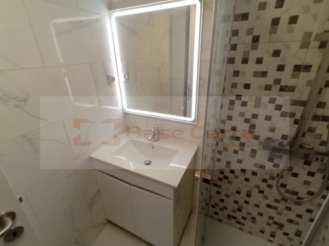 Moradia T9 para Venda em Ajuda Foto 12