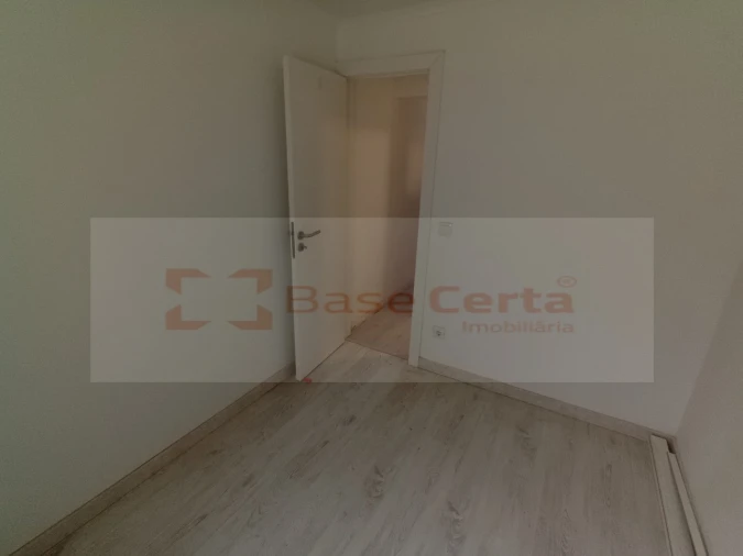 Moradia T9 para Venda em Ajuda Foto 17