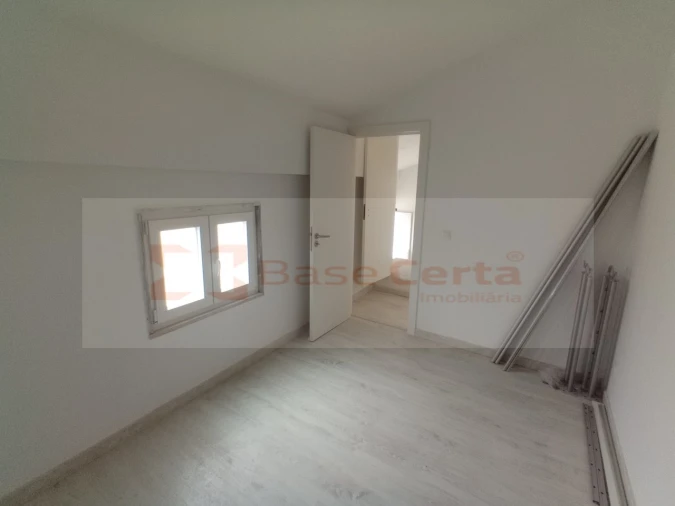 Moradia T9 para Venda em Ajuda Foto 20