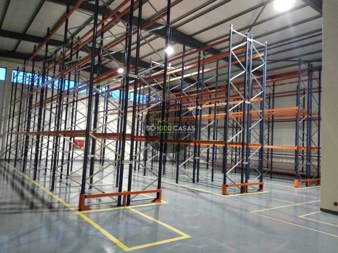 Armazém para Venda em Malveira e São Miguel de Alcainça