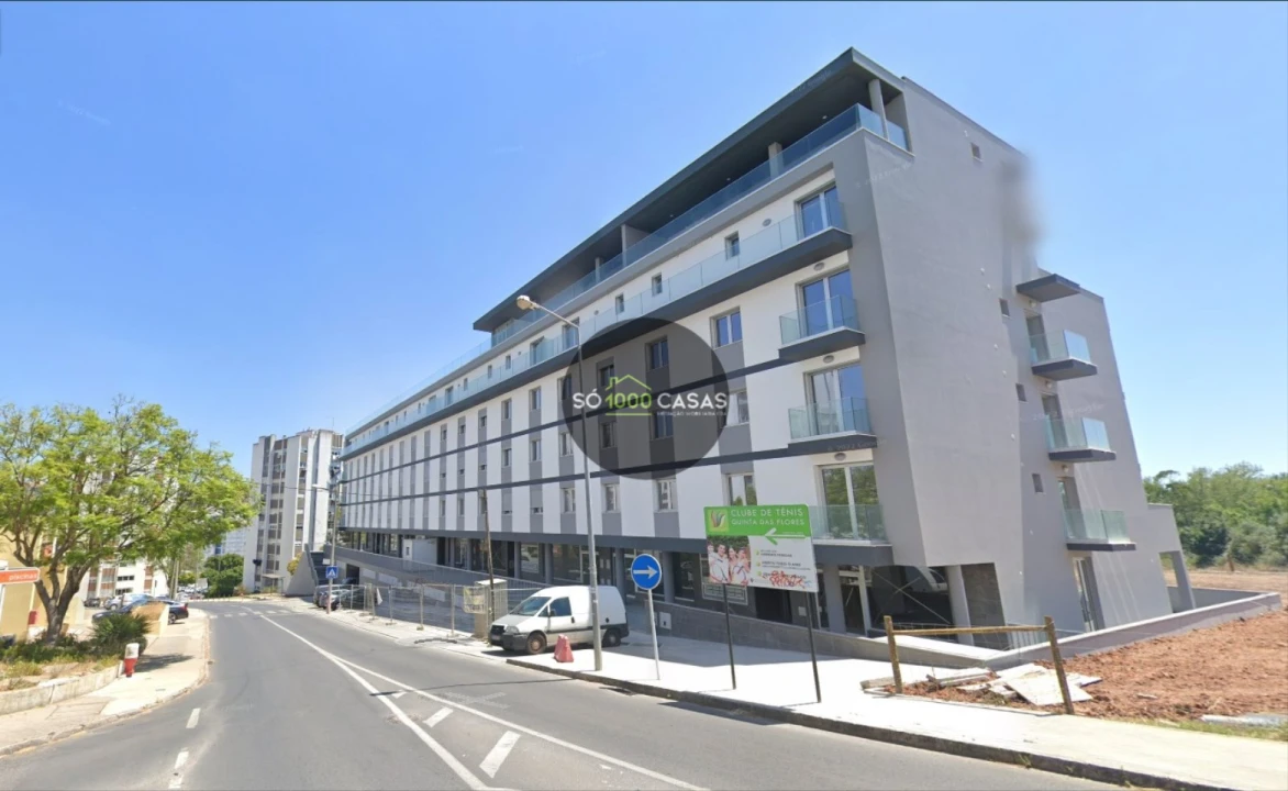 Loja para Venda em Santo António dos Cavaleiros e Frielas Foto 20