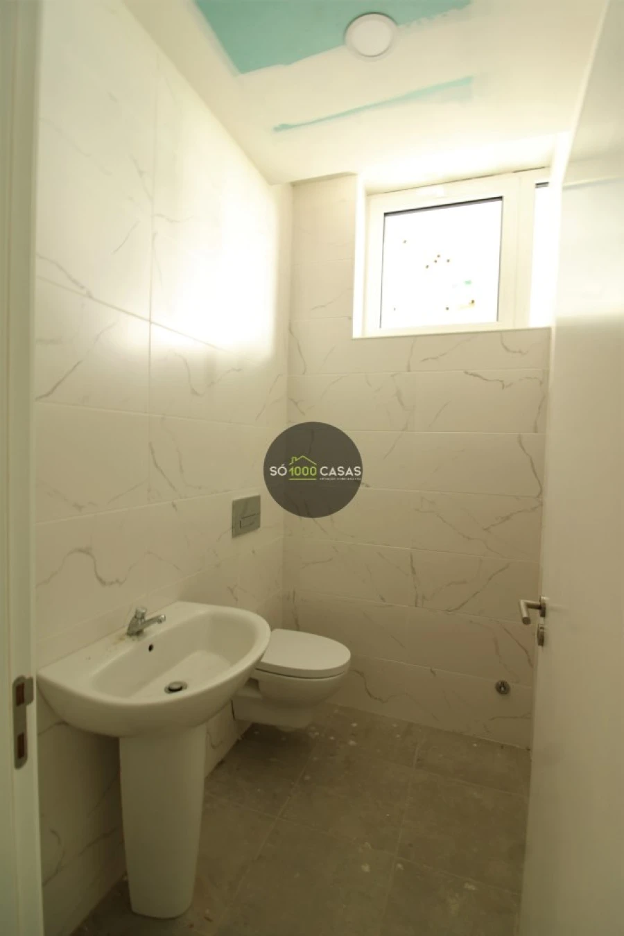 Loja para Venda em Santo António dos Cavaleiros e Frielas Foto 9