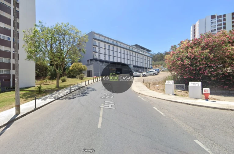 Loja para Venda em Santo António dos Cavaleiros e Frielas Foto 19