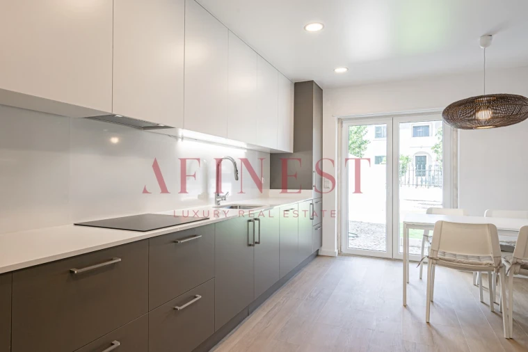 Moradia T4 para Arrendamento em Carcavelos e Parede Foto 16